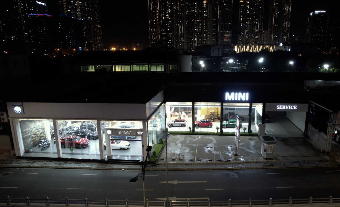 Showroom Mini Cooper Lê Văn Lương