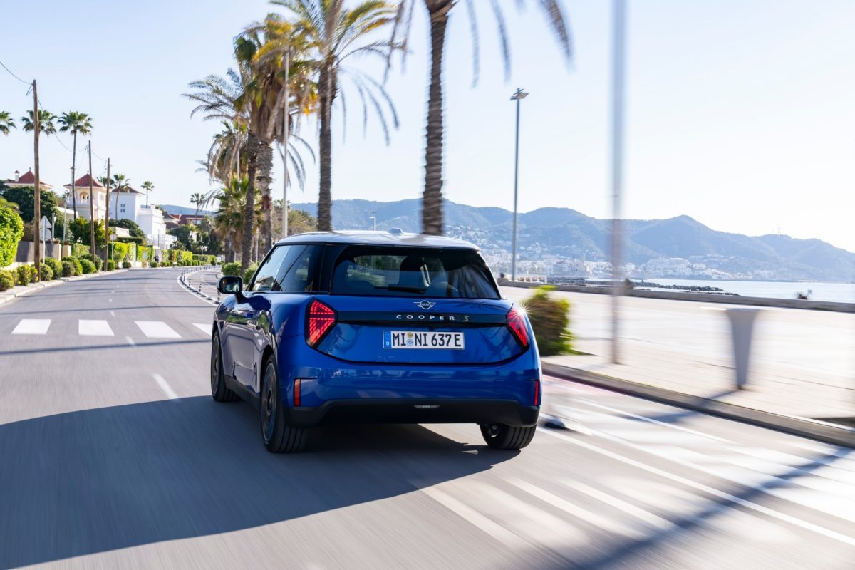 Mini 3 Door Se Ev 2026 Mini Ha Noi Duoi Xe
