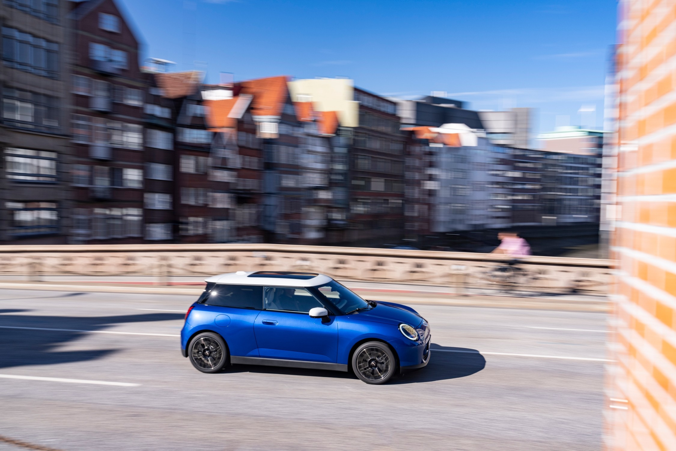 Mini 3 Door Se Ev 2026 Mini Ha Noi Ngang Xe